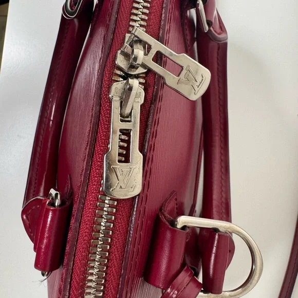 Louis Vuitton Alma BB - Picture 5 of 17